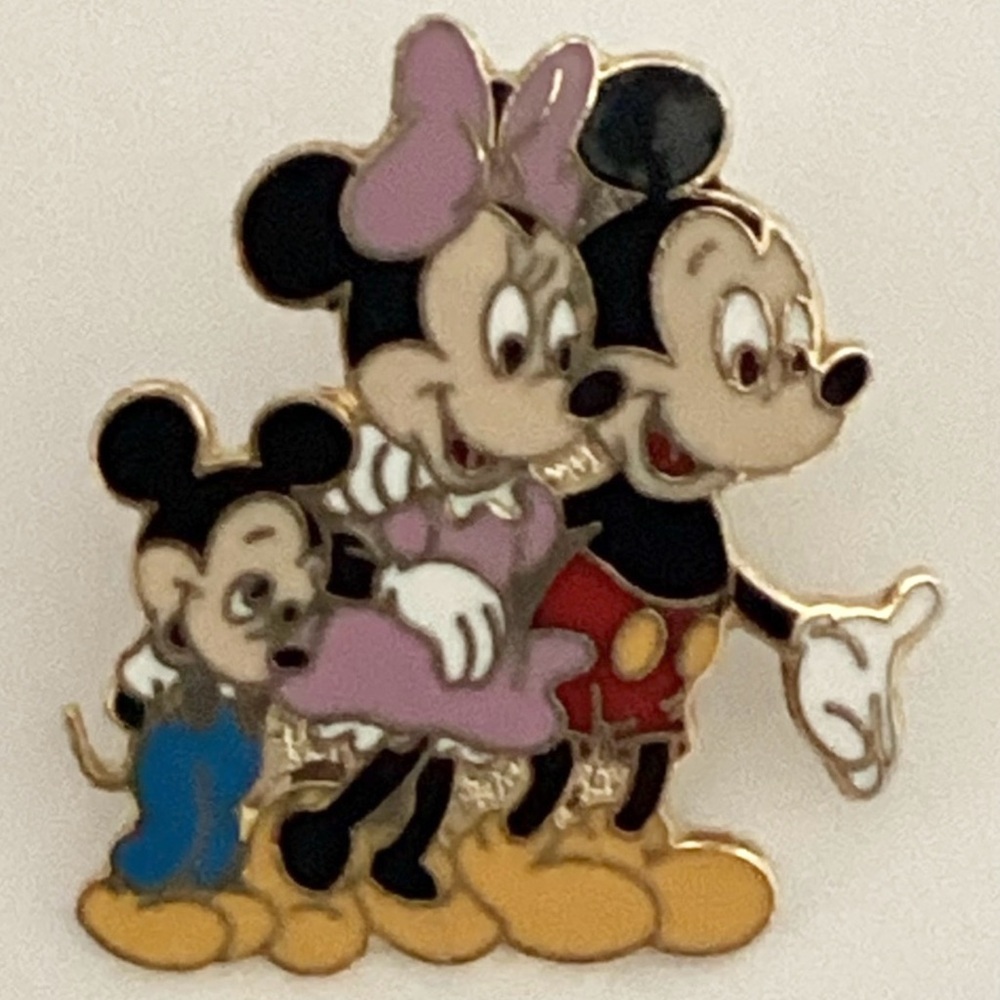 Disney Cast Exclusive LE Mickey and Minnie Pin